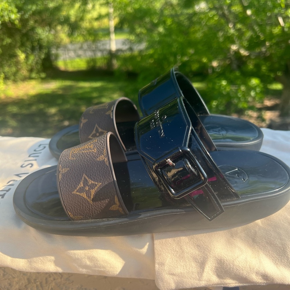 Louis Vuitton Sunbath Patent Leather Slides Size 36 - Picture 4 of 13